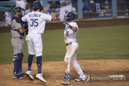 폴록, 역전 투런포…MLB 다저스, 가장 먼저 시즌 30승