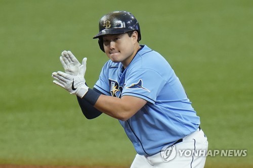맹위 떨친 '코리안 좌완 선발 듀오'…타자 둘은 부상에 발목