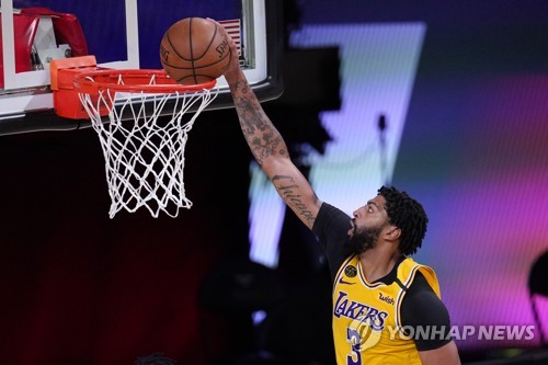 휴스턴의 '4쿼터 맹추격' 뿌리친 레이커스, NBA 서부 결승 눈앞
