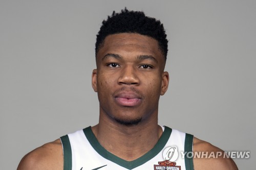 '그리스 괴인' 아데토쿤보, 2시즌 연속 NBA 정규리그 MVP