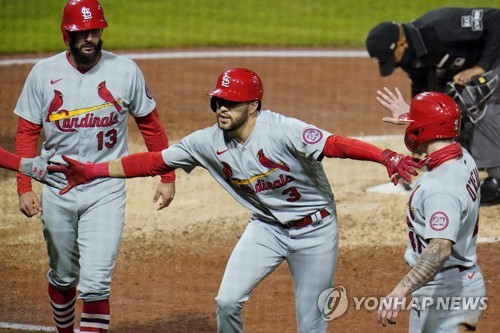 세인트루이스, 더블헤더 모두 승리하고 NL 중부지구 공동 2위