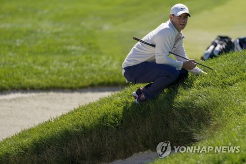 울프, US오픈 골프 3R 선두…두 번째 메이저 출전에 우승 도전