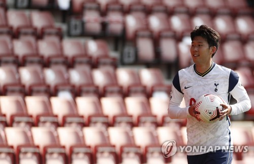 '4골 폭풍' 손흥민, 가가와 이어 아시아인 두 번째 EPL 해트트릭