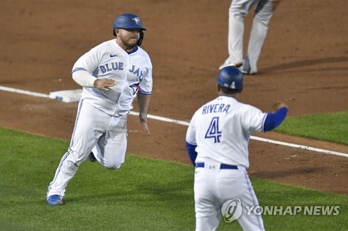'커크 깜짝 4안타' 토론토, 양키스 대파하고 2연승