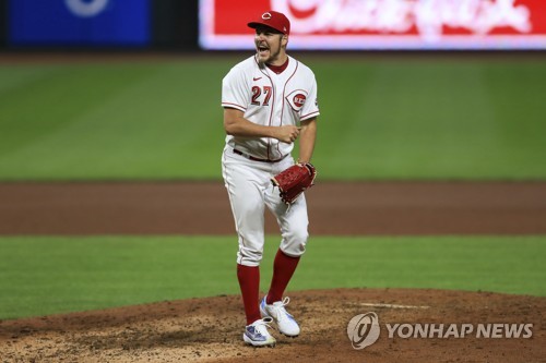 사흘 쉬고 등판한 바워, 8이닝 1실점 12K…NL 사이영상 도전