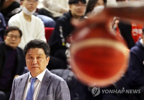 '무언의 약속' 유도훈 감독 올해도 최선 다하는 전자랜드