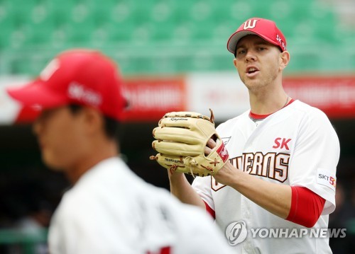 평균자책점 '1위에서 꼴찌로'…1년 만에 붕괴된 SK 마운드