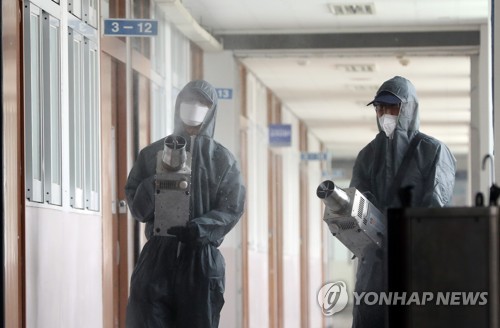 덕수고 야구부 3명 확진…사랑제일교회 집단감염 환자 1명 사망