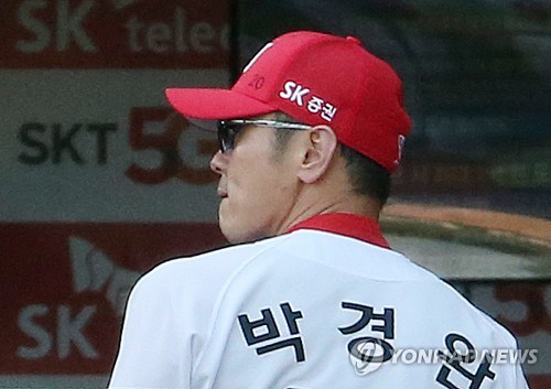 박경완 SK 대행 빠른 템포로 던지는 박종훈, 변화도 줘야