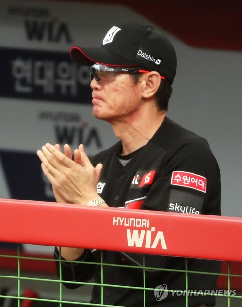 '공동 3위' 이강철 kt 감독 이젠 연장전에 자신감 생긴다