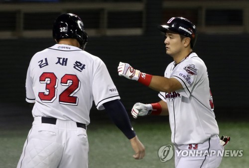 '2안타 2타점 활약' 두산 최주환 1회 실수 만회해서 다행