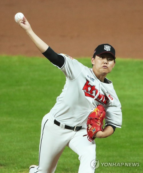 '8월 MVP' 소형준 배운다고 생각하고 던지니 이런 행운이