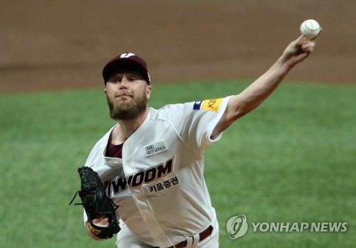 돌아온 에이스 요키시 완벽투…키움, 두산 꺾고 2연승