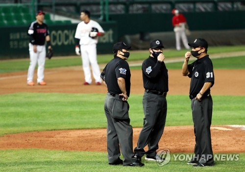 투수교체 사인? 고의4구 사인? 심판판정 해프닝