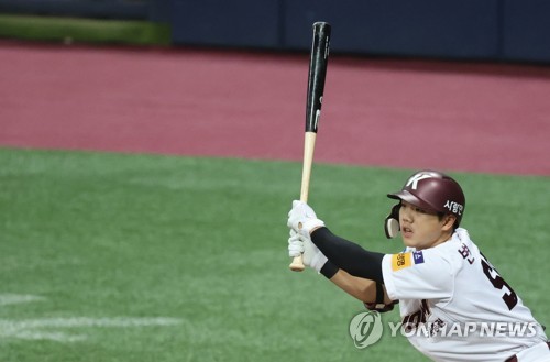 변상권 결승타·조영건 역투…2위 키움, 1위 NC 꺾고 60승 선착