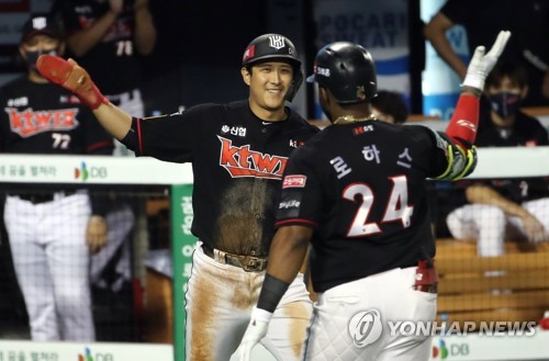 연장 혈투 끝낸 로하스 결승포…kt, 두산과 다시 공동 4위