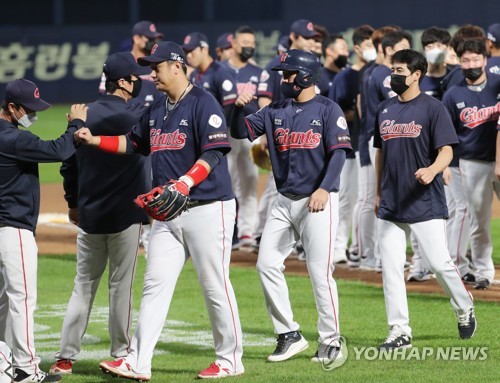 '천적 만세'…알칸타라는 키움 잡고 라이트는 독수리 사냥(종합)