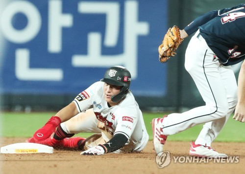kt 황재균, 역대 7번째 12년 연속 10도루…2천500루타도 달성