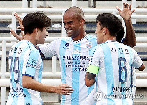 '모범생' 주니오, 골 소감보다 비판 먼저…인천 잔디 너무해요
