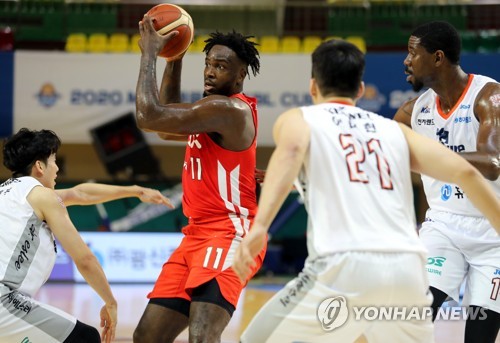 주전 4명 빠진 SK, 전자랜드 상대로 19점 차 뒤집고 역전승(종합)