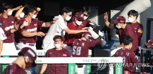 '1군 첫 홈런' 변상권 벤치에서도 배워…타석에서는 자신 있게(종합)