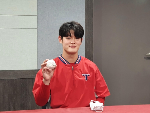 '프로 첫승' 김현수가 떠올린 3명, 선배 김현수·안치홍·브룩스
