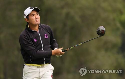 남자 골프 아마 세계1위 가나야, 프로 전향