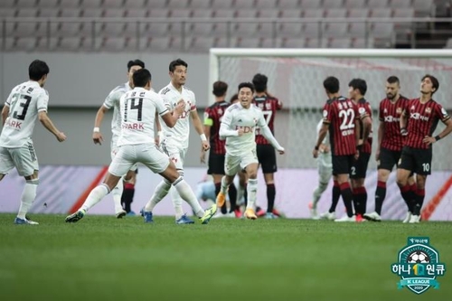 '박종우 결승골' 부산, 서울 2-1 잡고 탈꼴찌…인천 다시 최하위(종합)