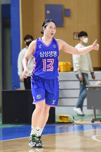 '이적생 김단비 29점' 삼성생명, BNK 꺾고 산뜻한 첫걸음