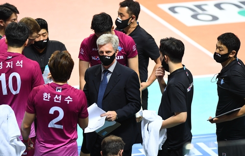 정지석 블로킹 11개…대한항공, 우리카드 꺾고 개막전 승리
