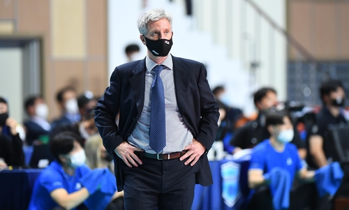 '데뷔전 진땀승' 대한항공 산틸리 감독 첫 경기는 늘 쉽지않아