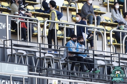 벤치 못앉는 김남일 감독의 짙은 후회…제가 부족했습니다