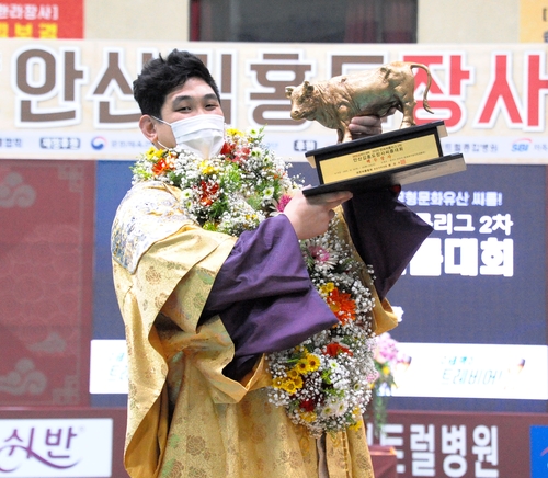 정경진, 안산김홍도 장사씨름서 10번째 백두장사…올해 2관왕