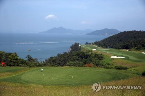 [고침] 스포츠(초고속 상승 대중골프장 그린피, 일본보다…)