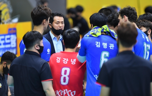한전 장병철 감독 케이타, 국내 선수 블로킹으로 막기 어려워