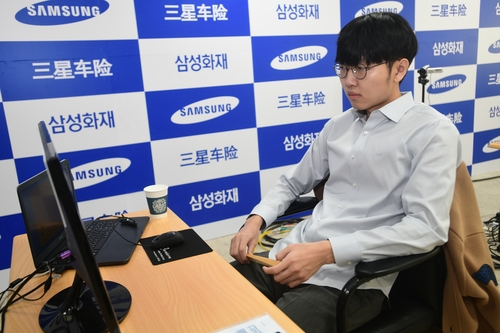 신진서만 살아남았다…삼성화재배 나홀로 8강행