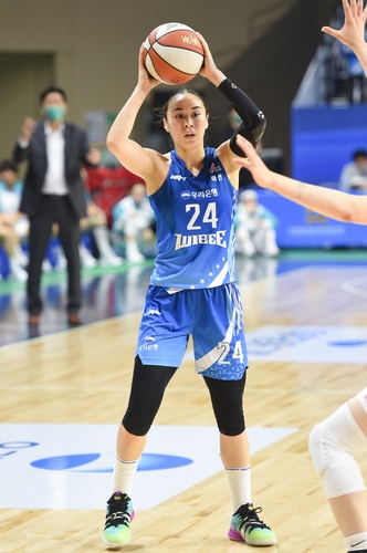 KB 박지수, 여자농구 1라운드 MVP…통산 9번째·현역 최다