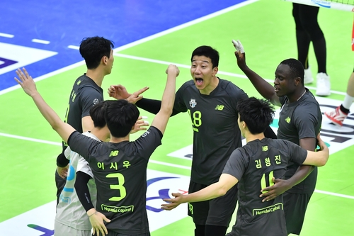 다우디 35점 폭발…현대캐피탈 풀세트서 한국전력에 진땀승(종합)