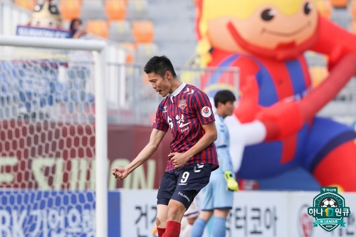 '안병준 멀티골' 수원FC, 경남FC 2-1 격파…역전우승 '불씨'(종합)