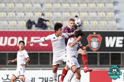 '안병준 멀티골' 수원FC, 경남FC 2-1 격파…역전우승 '불씨'(종합)