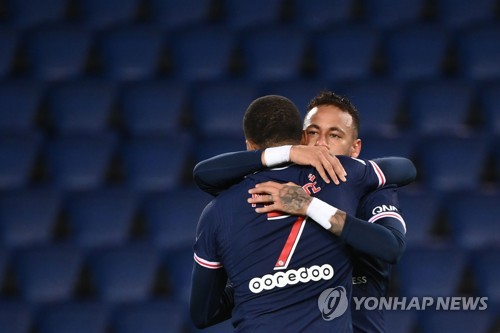 코로나19 의심·난투극…네이마르, 드디어 시즌 첫 골