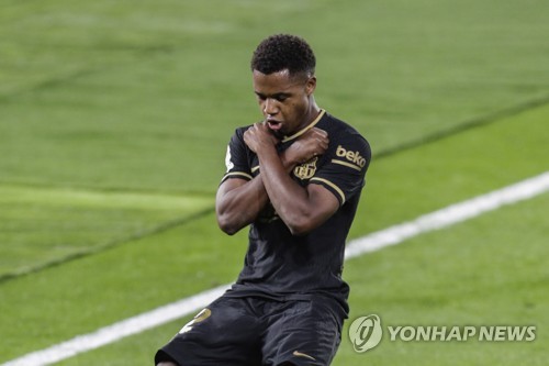 파티 결승골·메시 자책골 유도…바르사, 10명이 뛰고도 대승