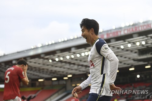 복귀한 손흥민, 2골 1도움 펄펄…토트넘, 맨유에 6-1 대승