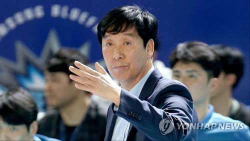 '개막 3연패' 우리카드 신영철 감독 2라운드부터 나아질 것