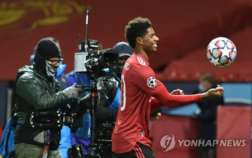 '황희찬 2경기 연속 결장' 라이프치히, UCL서 맨유에 0-5 참패