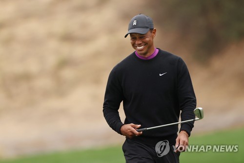 오늘은 달라 살아난 우즈, 조조 챔피언십 2R 6타 줄여 66위(종합)