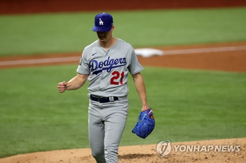최지만, 4타수 무안타…다저스, 뷸러 호투 속에 WS 3차전 승리