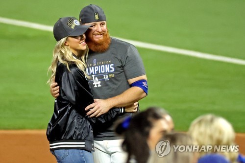 MLB 사무국, 터너 조사 착수…직원 제지에도 세리머니 참여