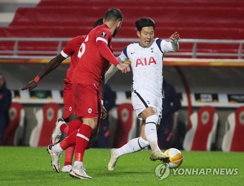 후반 뛴 손흥민, 5경기 연속골 불발…토트넘, 앤트워프에 0-1 패