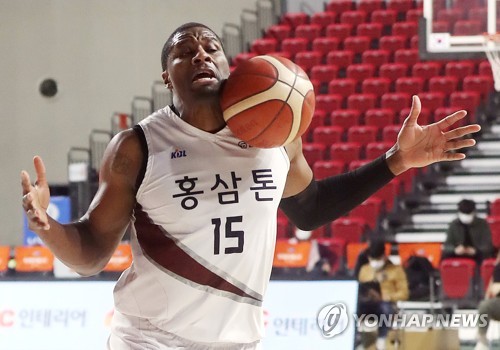 프로농구 kt, 이그부누 내보내고 브라운 영입
